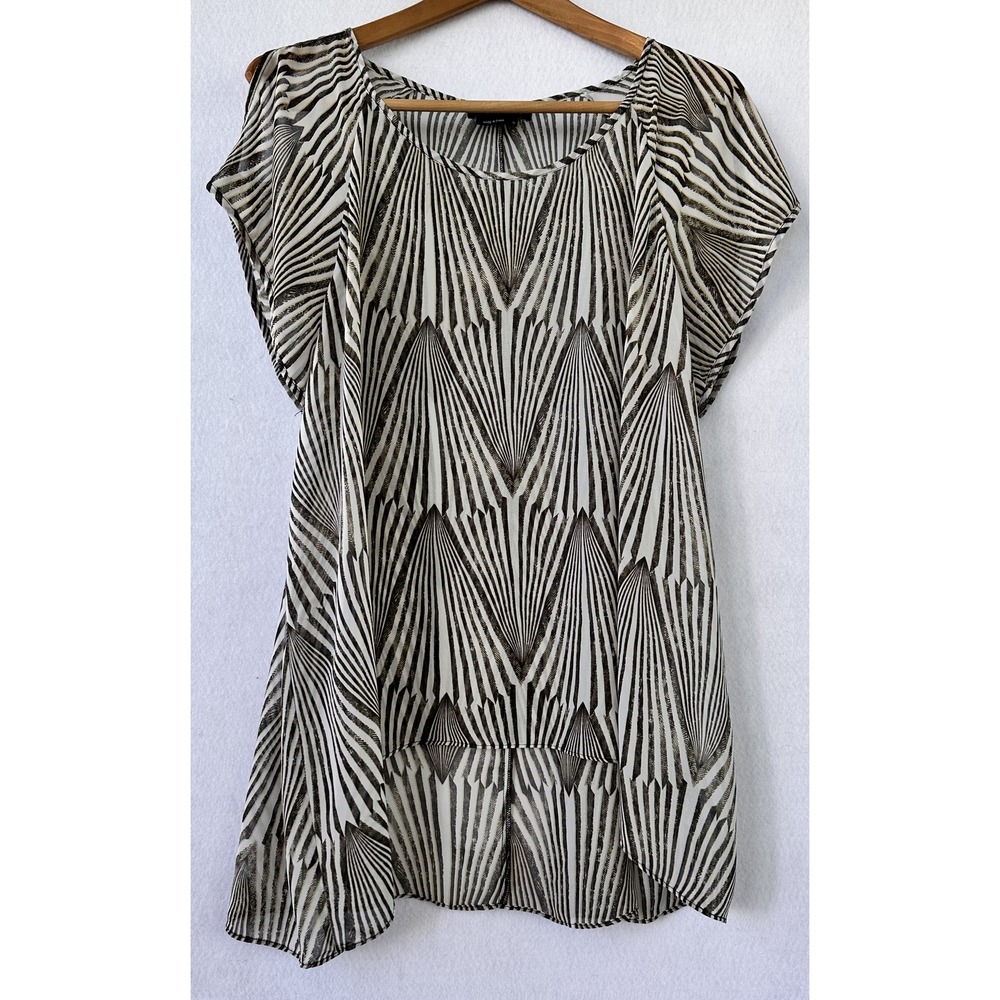 BCBGMAXAZRIA Geometric Cold Shoulder Top Womens M Black White Excellent